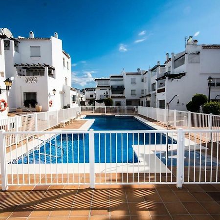 Puerto De La Duquesa Beach Apartment Castillo de Sabinillas Luaran gambar