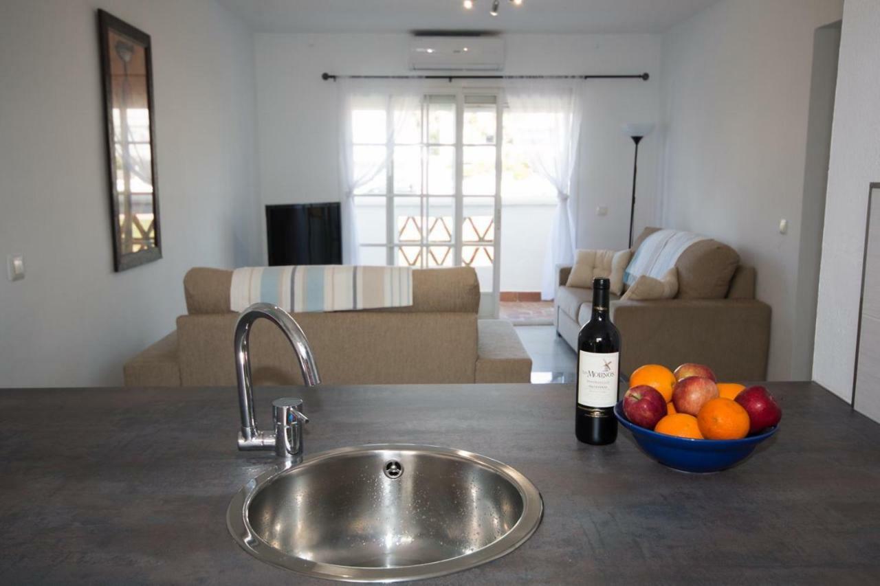 Puerto De La Duquesa Beach Apartment Castillo de Sabinillas Luaran gambar