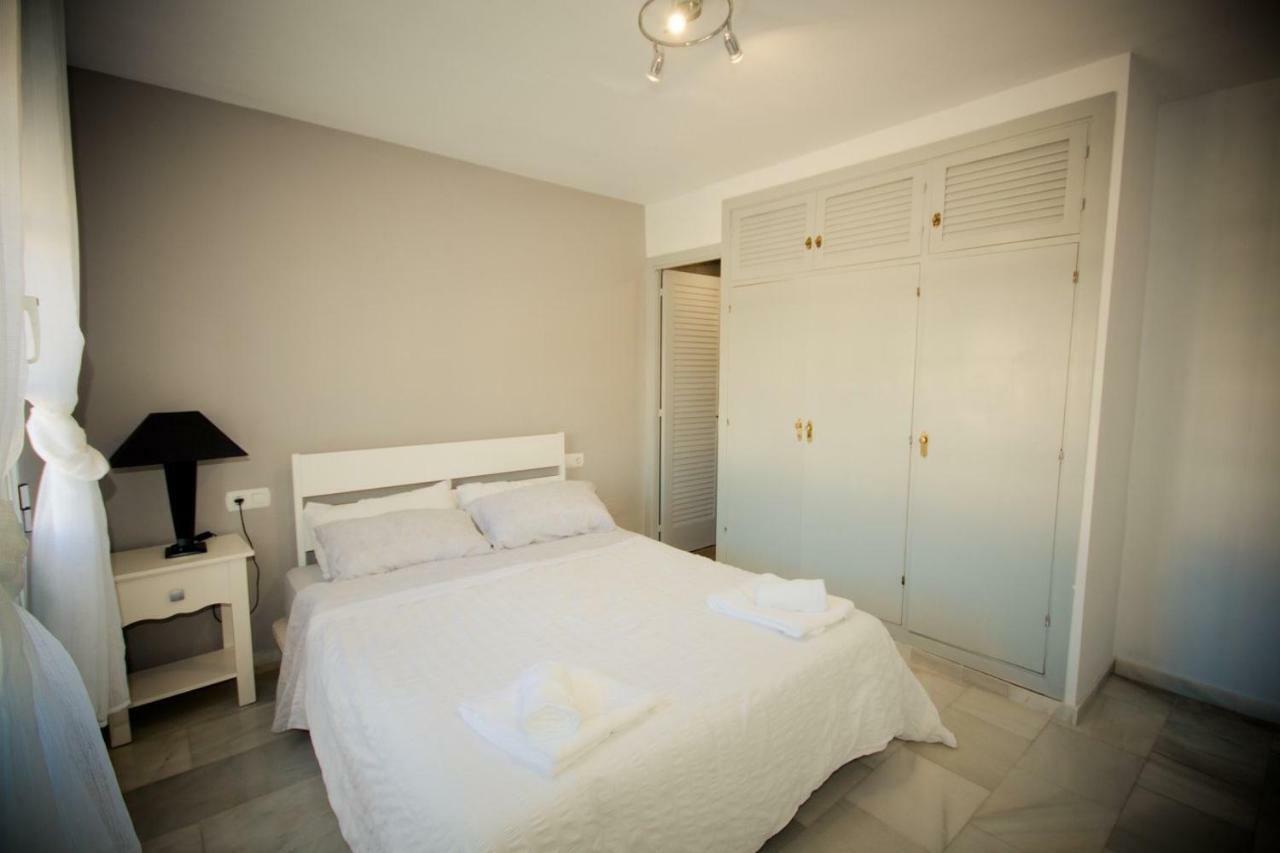 Puerto De La Duquesa Beach Apartment Castillo de Sabinillas Luaran gambar