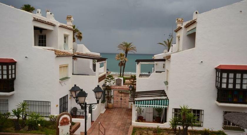 Puerto De La Duquesa Beach Apartment Castillo de Sabinillas Luaran gambar