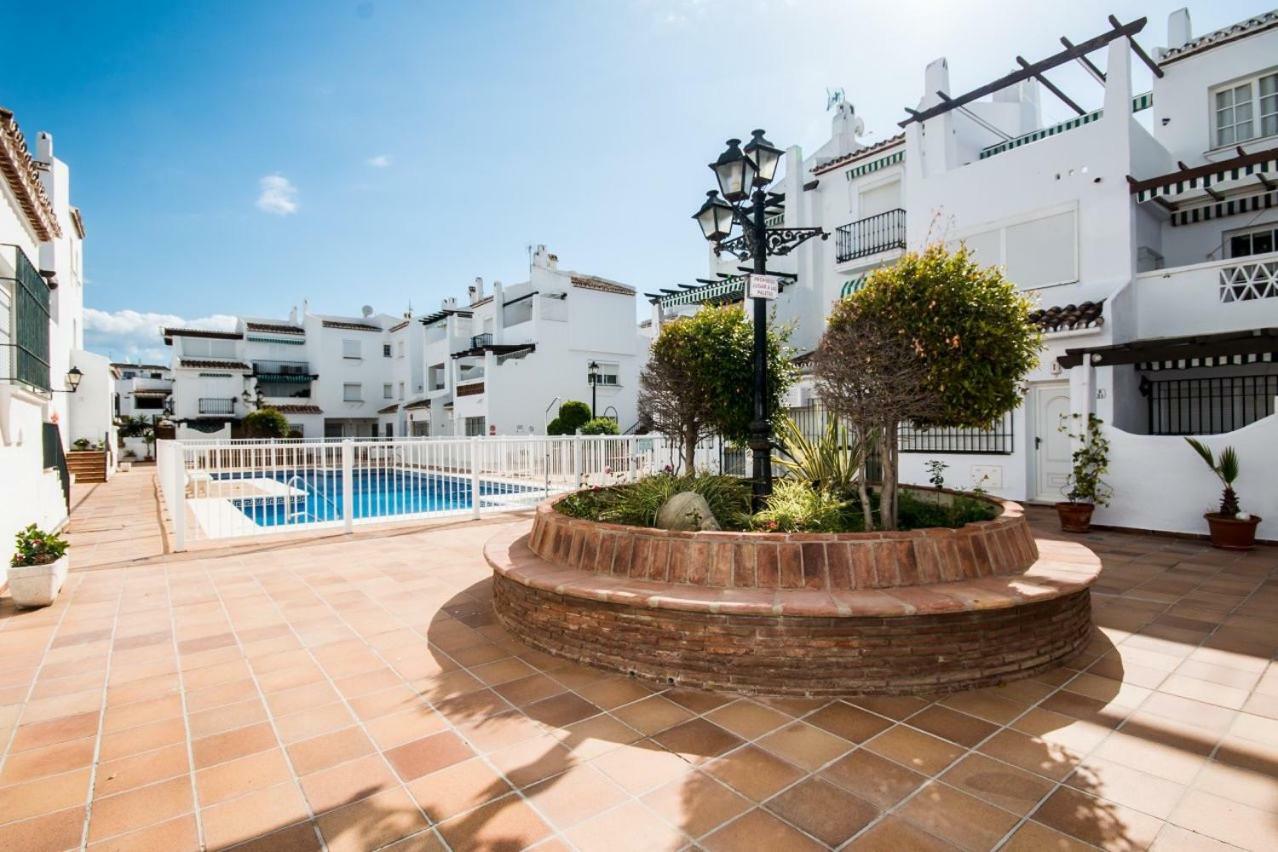 Puerto De La Duquesa Beach Apartment Castillo de Sabinillas Luaran gambar